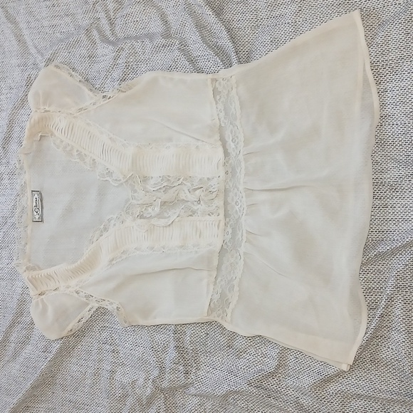 3/$30 Guess Authentic Brand Sheer Top - Picture 1 of 2